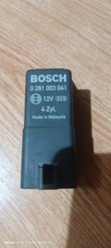 0281003041 Bosch реле свечей накала 0281003041 фото
